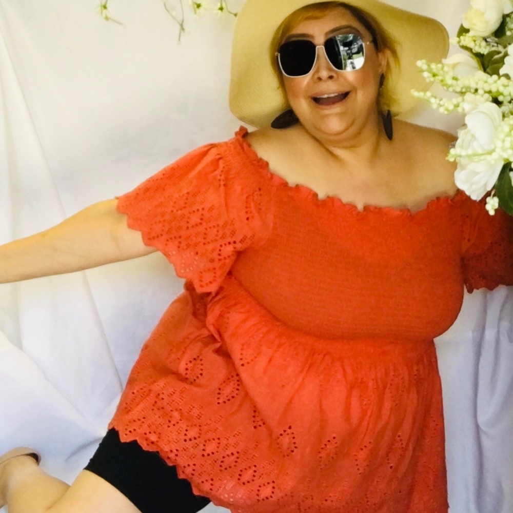 Plus Size Top - Picture 4 of 4